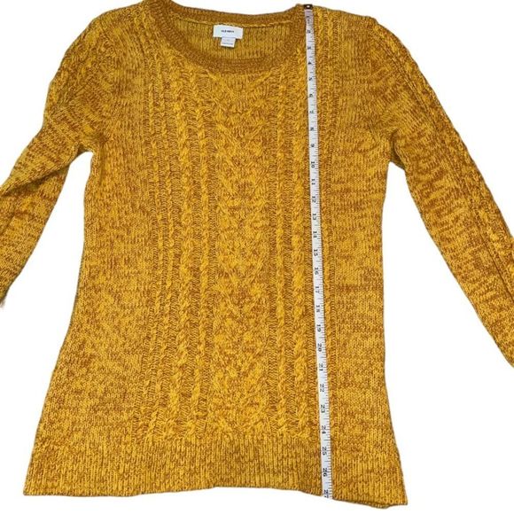 Old Navy squash colored cable knit sweater - Picture 12 of 12